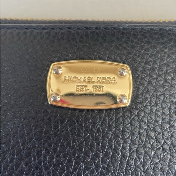 Michael Kors Wallet - Picture 4 of 7